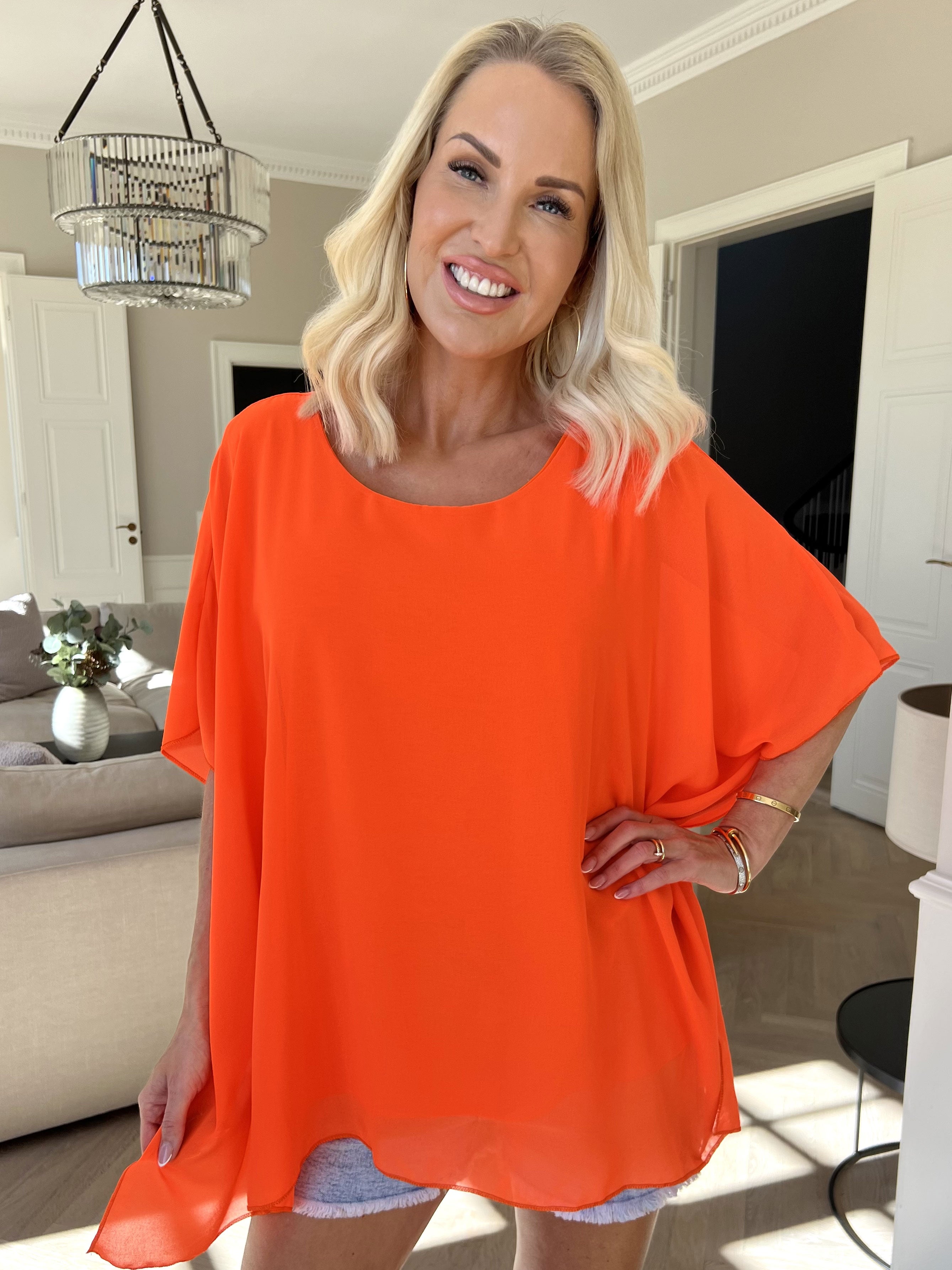 Mirabella Plain Shirt - Söt tunika med löst chiffonglager